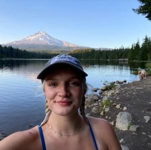 Meet your Posher, Isabella